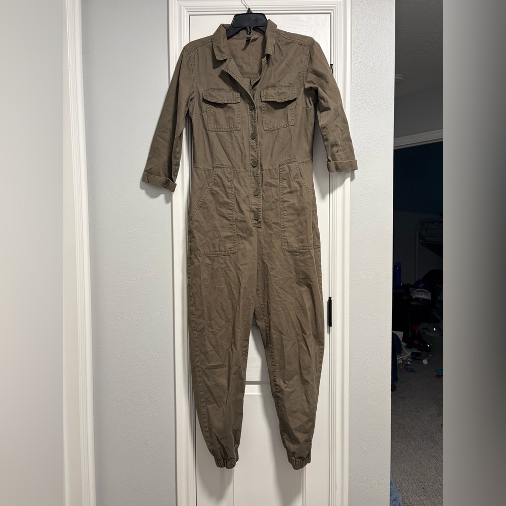 H&M Dividend Olive Jumpsuit